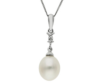 9ct White Gold Pearl & Diamond Pendant