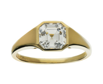 9ct Yellow Gold White Topaz Solitaire Ring